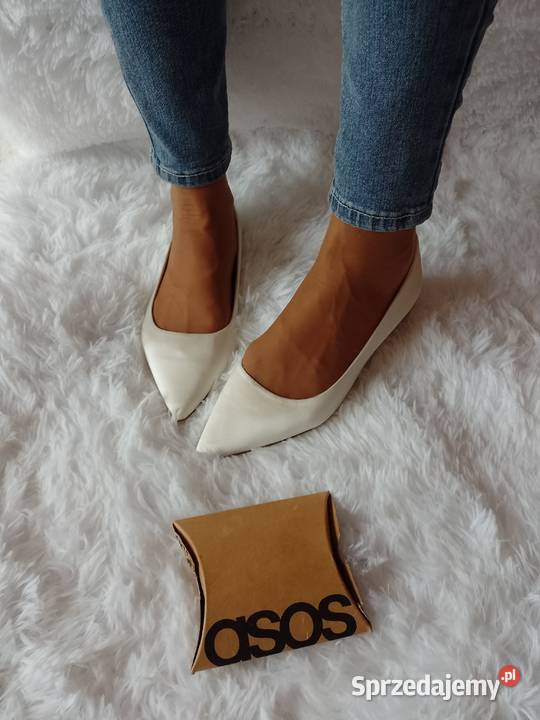 41 ASOS Design Białe baleriny wieczorowe z Kraków