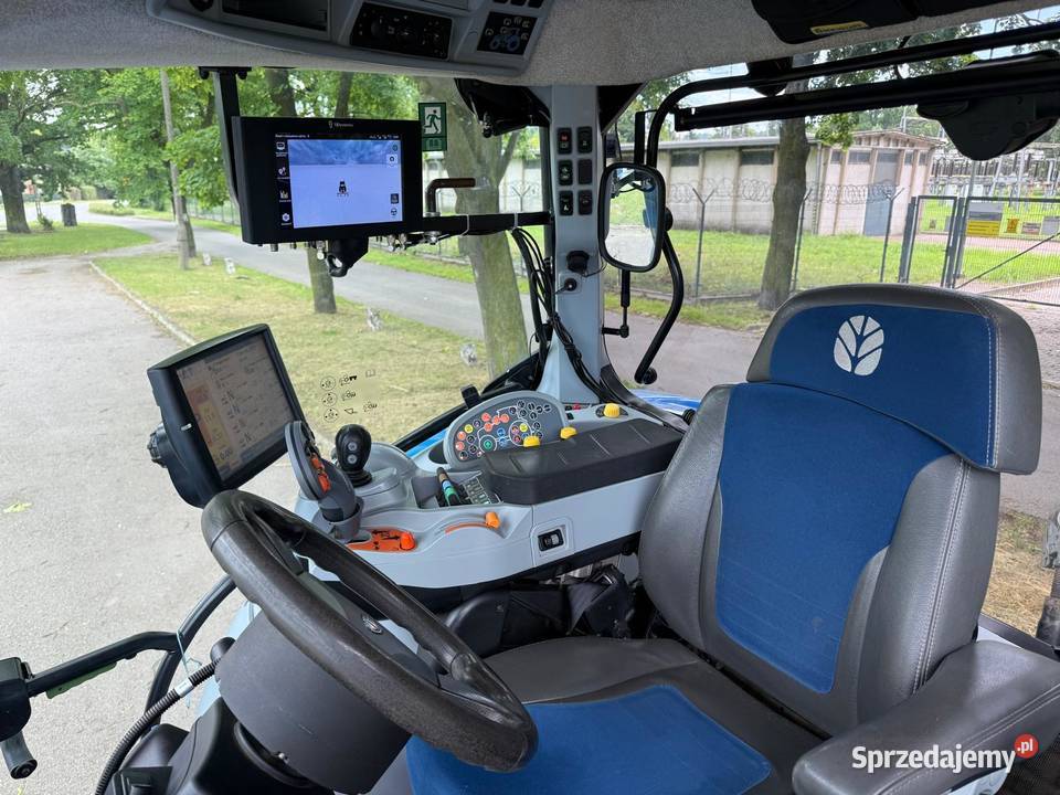 Ciągnik Rolniczy Holland T7270 AutoCommand pro Nowa Ruda