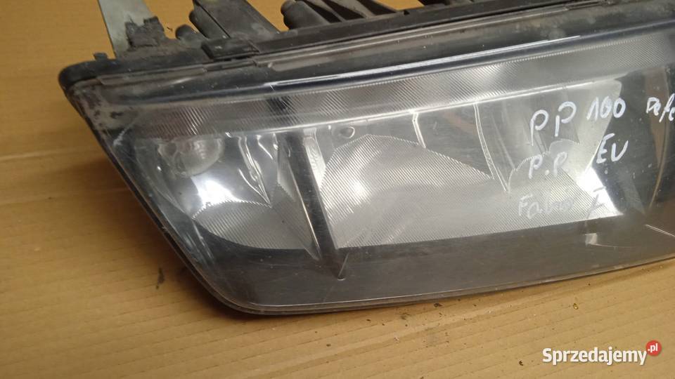 SKODA FABIA I LAMPA PRZÓD PRAWA DEFEKT EU Zbierkowo