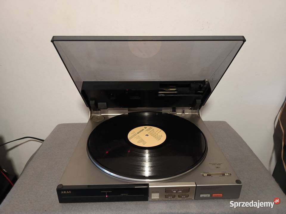 Gramofon liniowy AKAI AP M33