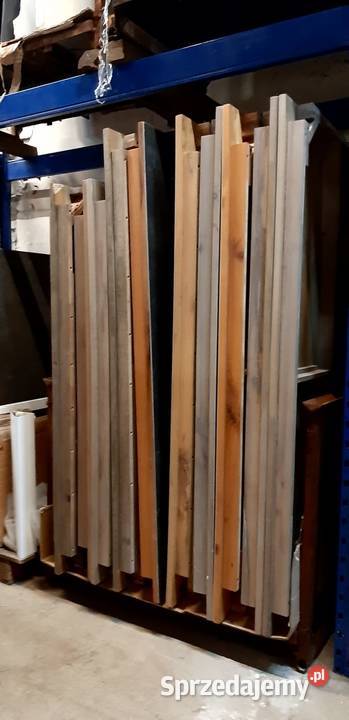 Czyszczenie magazynów Stół z uszkodzoną ceramiką Stoły, krzesła, biurka Opole