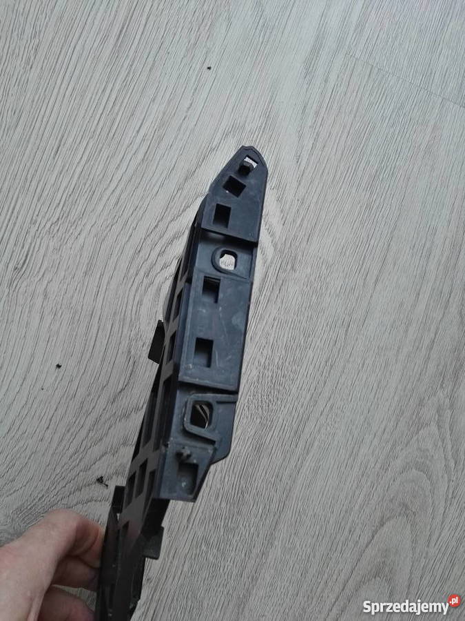 MERCEDES AKlasa W176 Prawy Ślizg Zderzaka Przód Międzychód