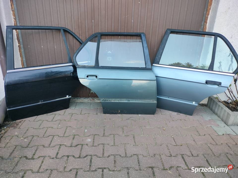 BMW E30 SEDAN KOMBI DRZWI TYLNE Rąbień AB