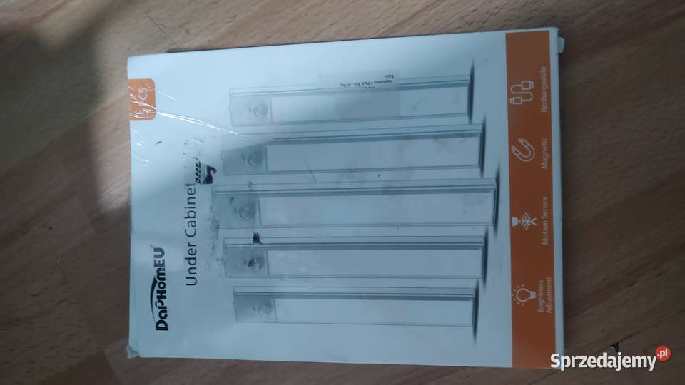 zestaw bezprzewodowych lamp LED pod szafkę marki Książ Wielkopolski sprzedam