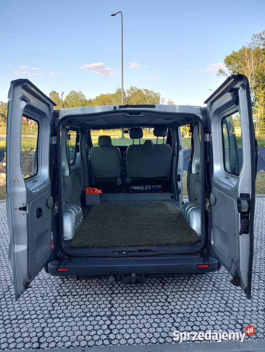 Renault Trafic II wersja 9os mały przebieg Zarejestrowany w Polsce Łódź sprzedam