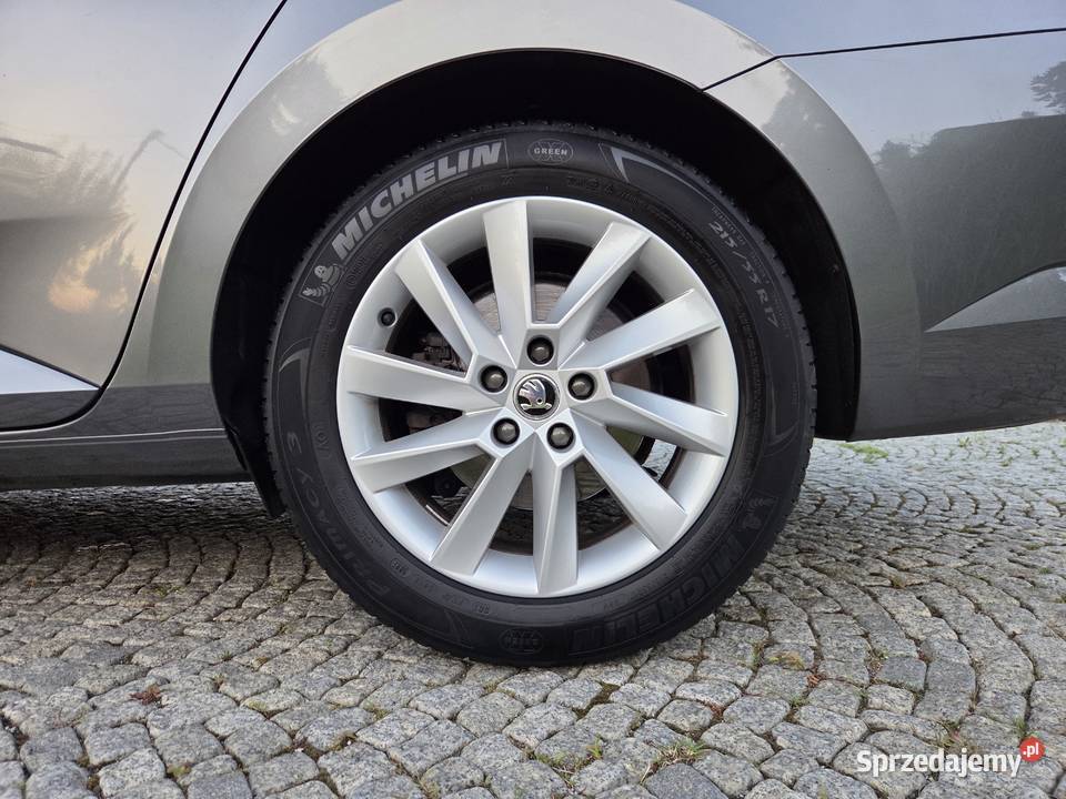 SKODA SUPERB LIFT AMBITION SalonPL 1WŁ 2022 Sieradz