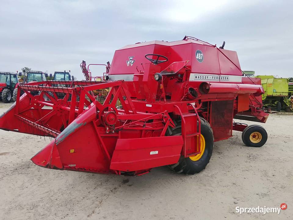 Kombajn zbożowy Massey Ferguson 487 w oryginale Skaryszew