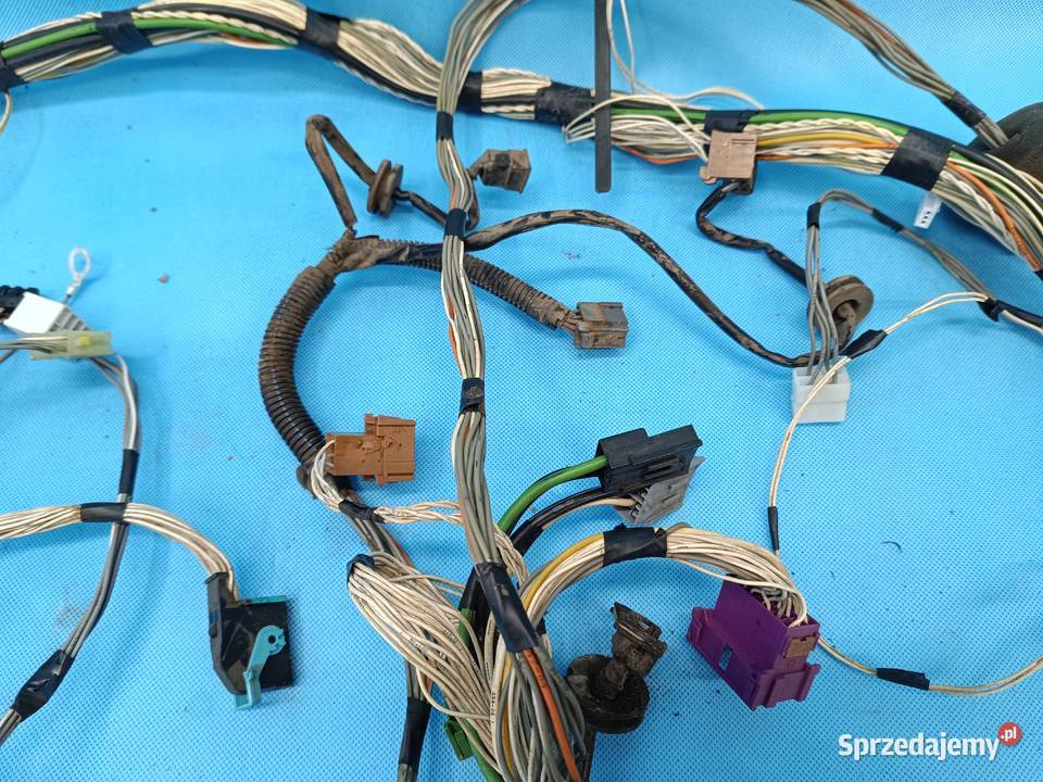 CLAAS AXION 810850 CMATIC A31 WIĄZKA KABINY DACH sprzedam