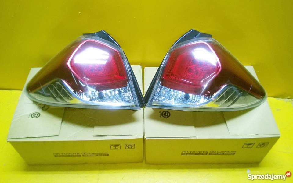 Toyota verso s 2015 2016 lampa tył lewa prawa dolnośląskie Wrocław