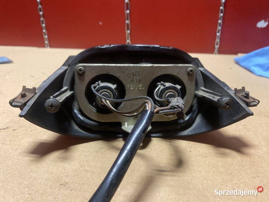 Suzuki GSX R 600 750 SRAD tylna lampa B82