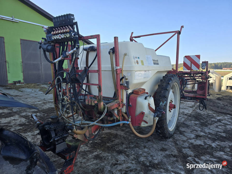 Opryskiwacz ciągany HOLDER N250 2700 L 21 m Włosty sprzedam