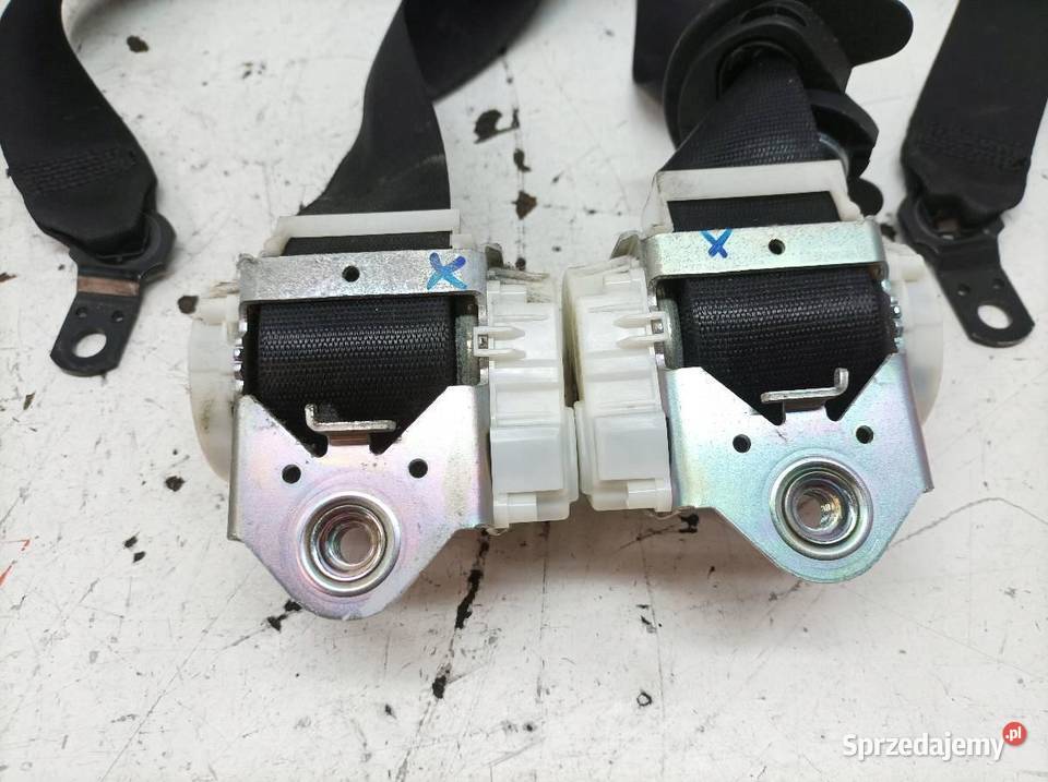 PAS BEZPIECZEŃSTWA PRAWY LEWY PRZÓD KPL Rok produkcji 2009