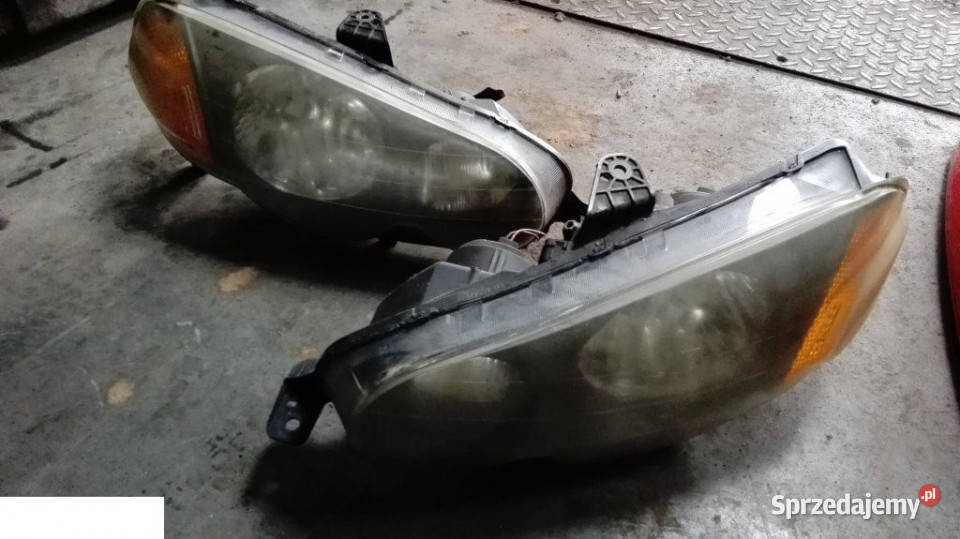 HONDA HRV 2000 REFLEKTOR PRZÓD PRAWY Kozubszczyzna