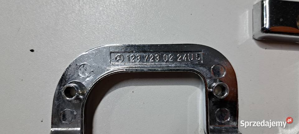 Osłona zamka drzwi prawych 1237230224 Mercedes pomorskie Luzino