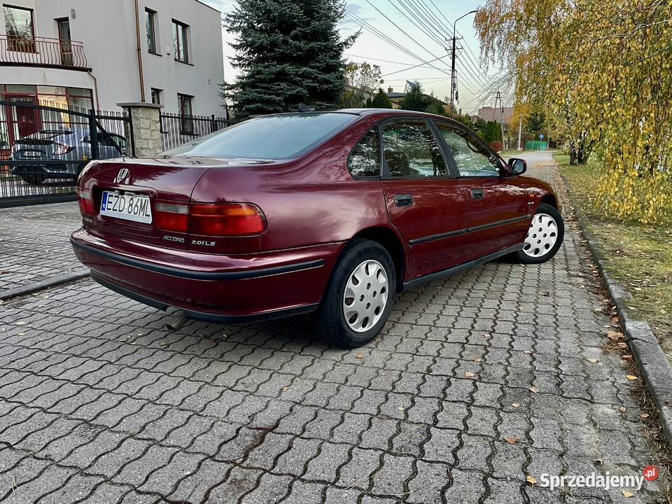 ŚlicznyZadbanyKlasykHondaAccordV1995r20BenzynaSed