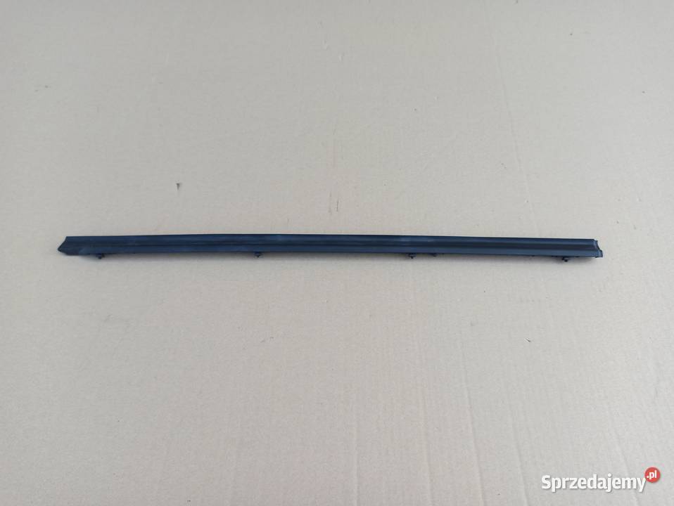 EKLASA W213 USZCZELKA DRZWI LEWY TYŁ LISTWA Trzciel