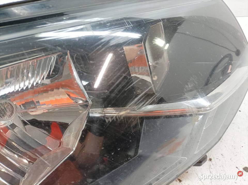 LAMPA PRZÓD PRAWA EUROPA USZKODZONA T6 osobowe