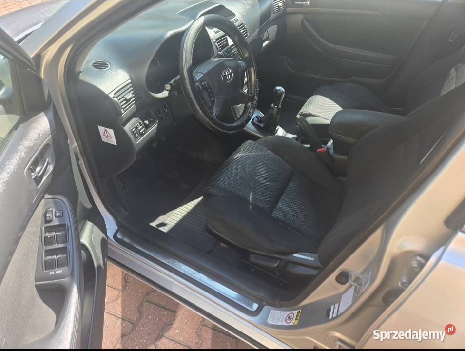 Toyota Avensis 20 Diesel 2005 długie opłaty Avensis Łódź
