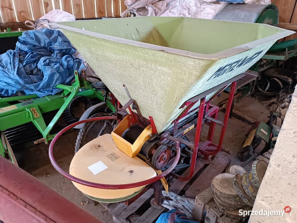 Rozsiewacz POM Motyl 04m3 600 nieuszkodzony Nawożenie Lebiedziew sprzedam