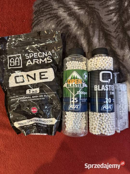 Sprzedam M4 specna i M9A1 KJW gadżety Wykroty