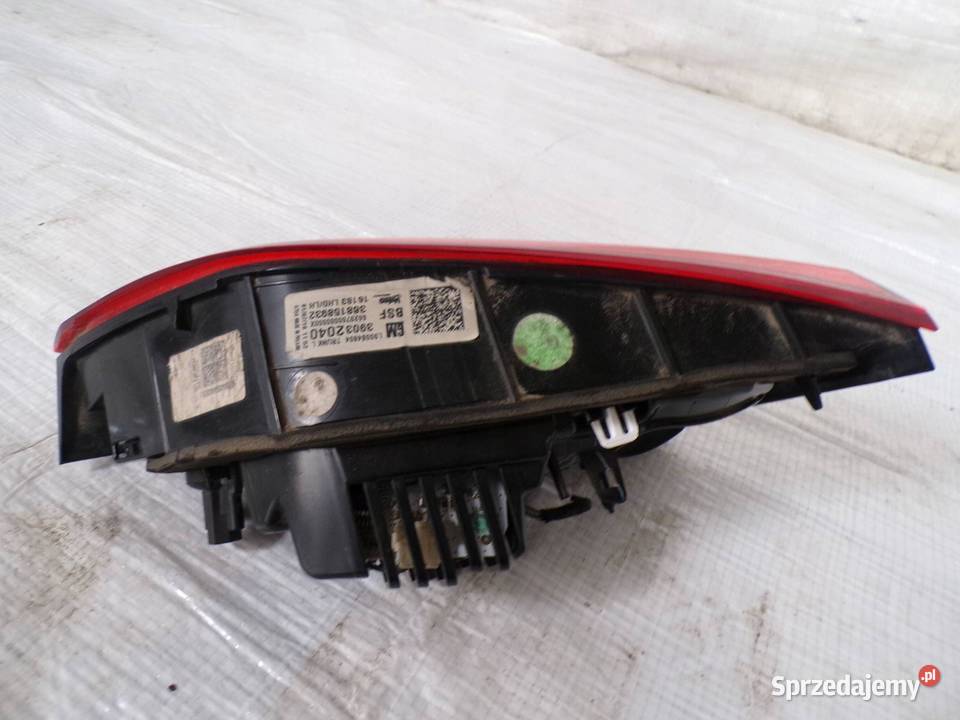 LAMPA LED W KLAPĘ LEWY TYŁ OPEL ASTRA K V KOMBI osobowe