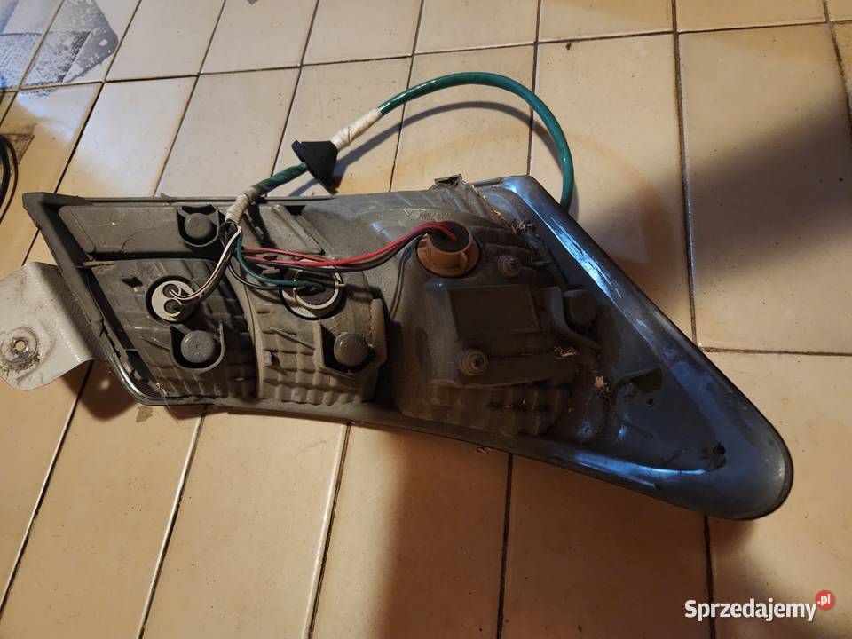 Lampy tylne lewa i prawa Daihatsu Materia 15 osobowe Białystok