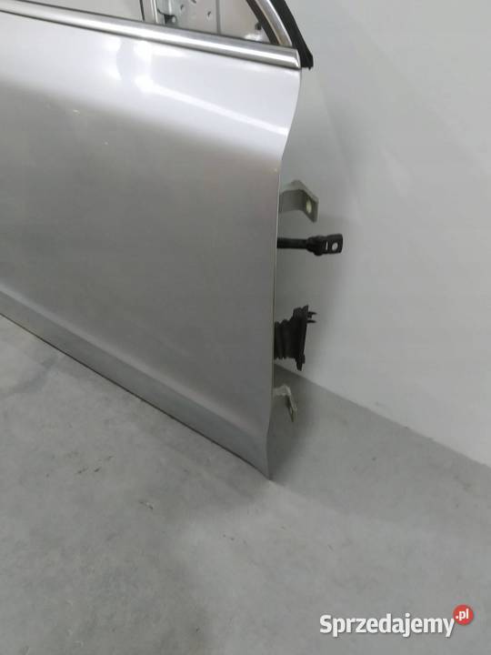 DRZWI PRAWE PRZÓD LA7W Skoda Superb II 20082015 osobowe