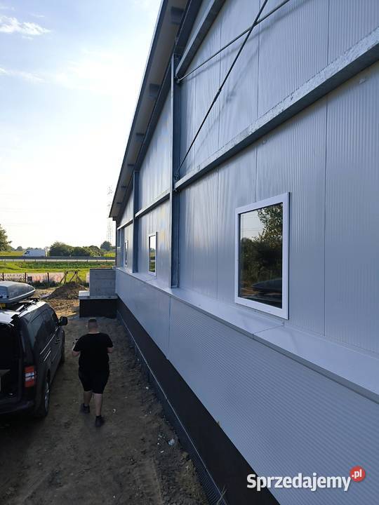 Okno PCV na wymiar białe do garażu obory budynku