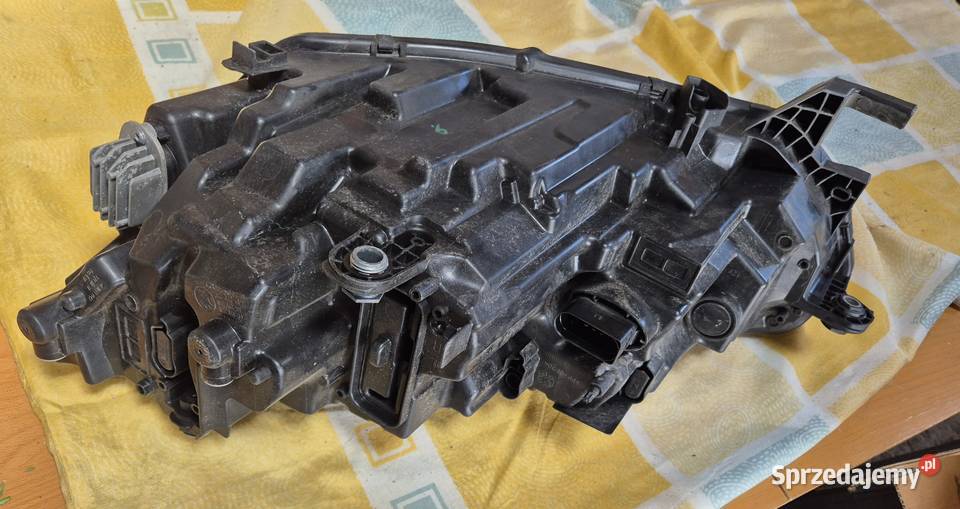 Lampa przednia prawa Skoda Szczecin