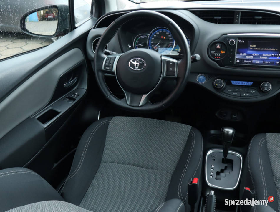 Toyota Yaris 15 Hybrid łódzkie Łódź