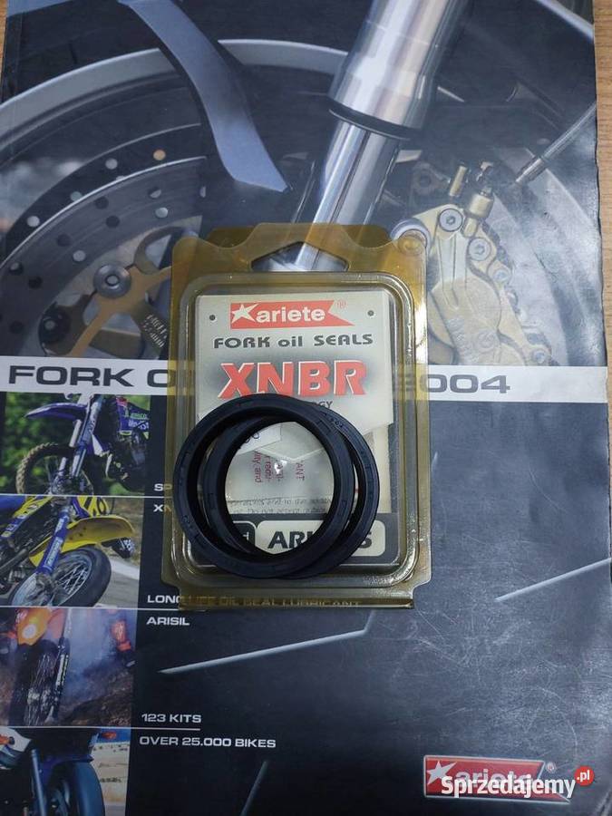 Uszczelniacze przedniego zawieszenia ARI045