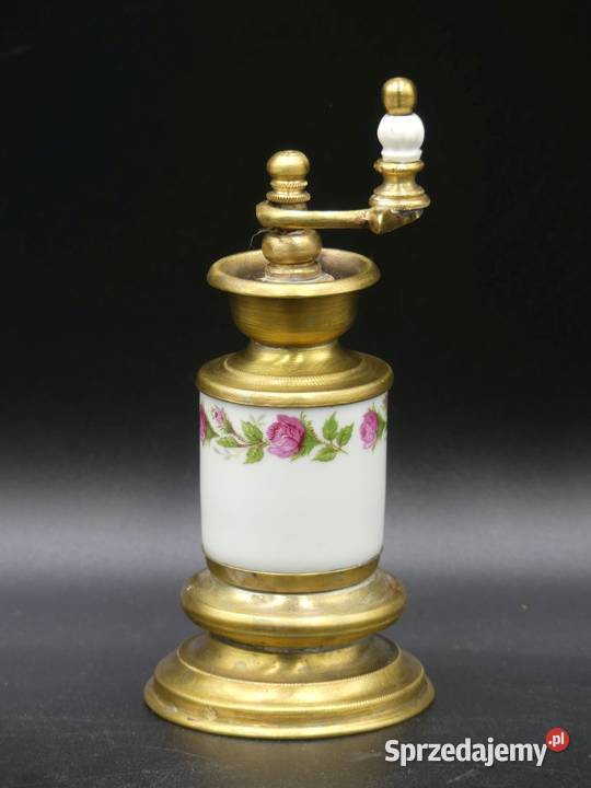 Piękny młynek do pieprzu z różami porcelana i Antyki