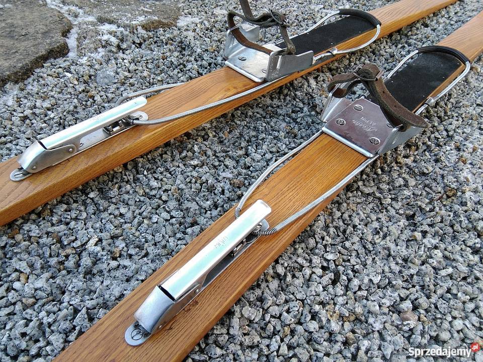 Stare drewniane narty retro Mesta Alpin dolnośląskie Szklarska Poręba