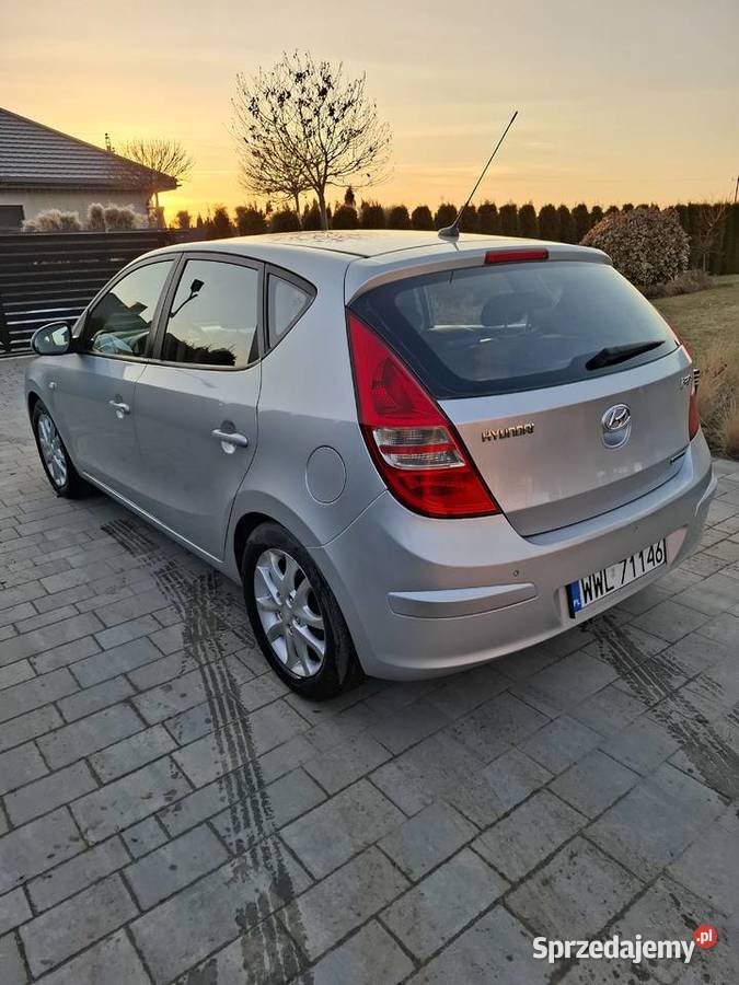Sprzedam hyundai i30 16 crdi 116 2 komplety kół Radzymin