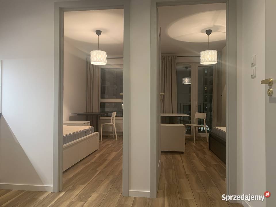 Dwa osobne nieprzechodnie pokoje balkon szybki silikat