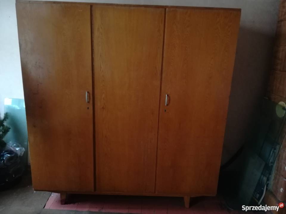Szafa jasnobrązowa z lat 60 dolnośląskie Legnica