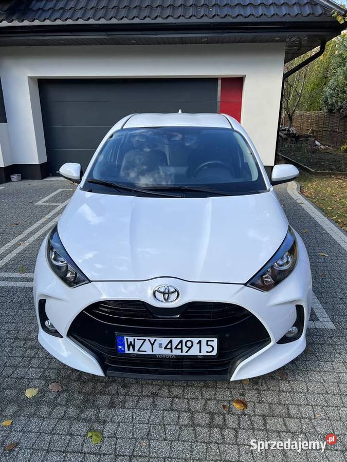 Toyota Yaris 10 benzyna 72 2021 Przebieg 21000 Yaris Żyrardów