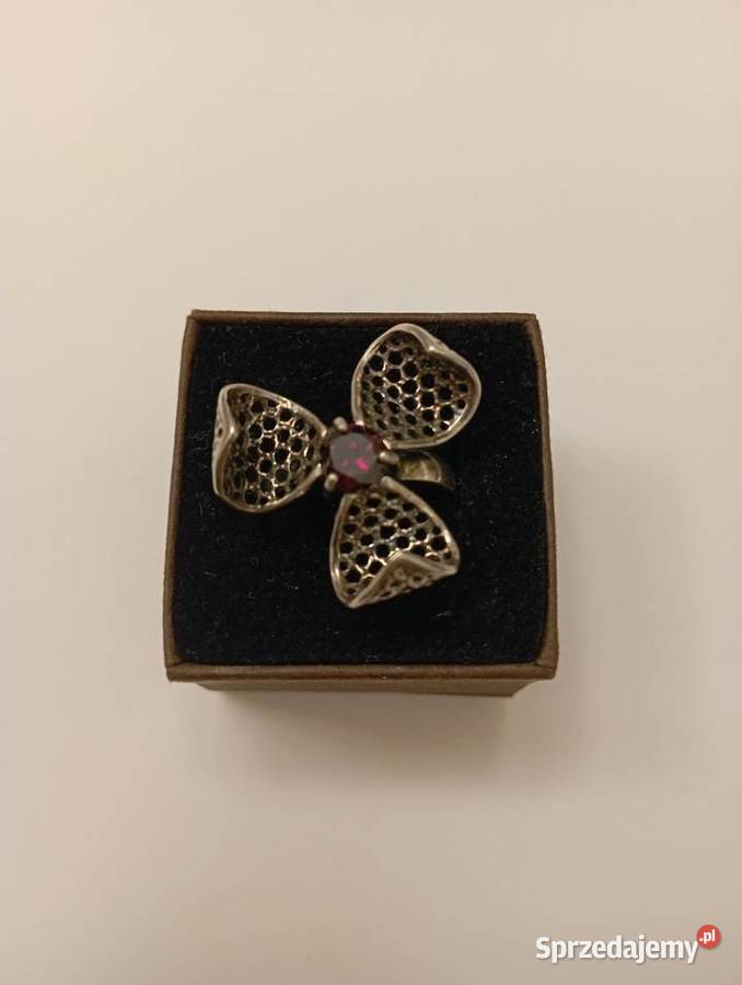 Pierścionek srebrny z rubinkiem srebro Radom