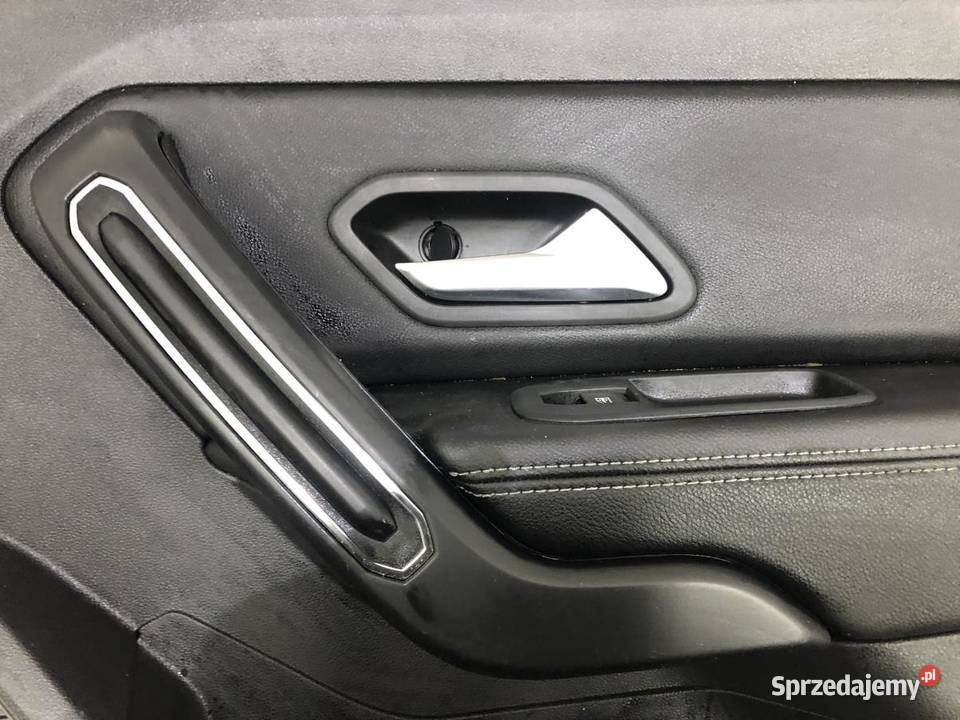 BOCZEK DRZWI PRAWY PRZÓD 809008061R DUSTER II osobowe