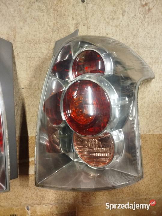 Lampa prawa tył Toyota Corolla Verso
