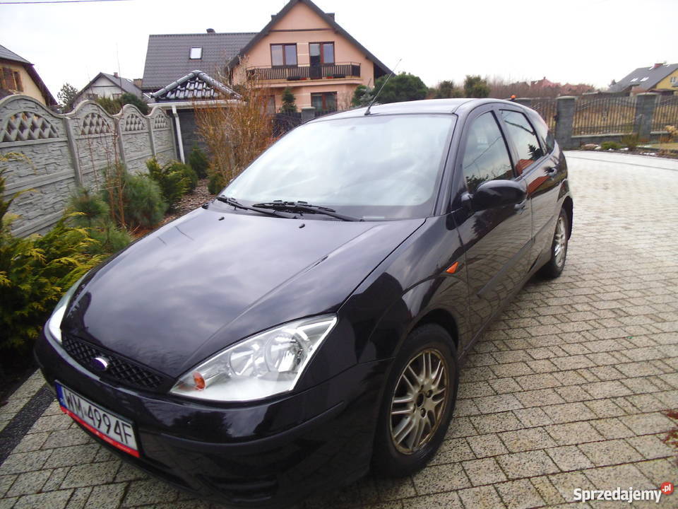 Ford Focus X10016 czarny metalik używany w autoalarm Targówka