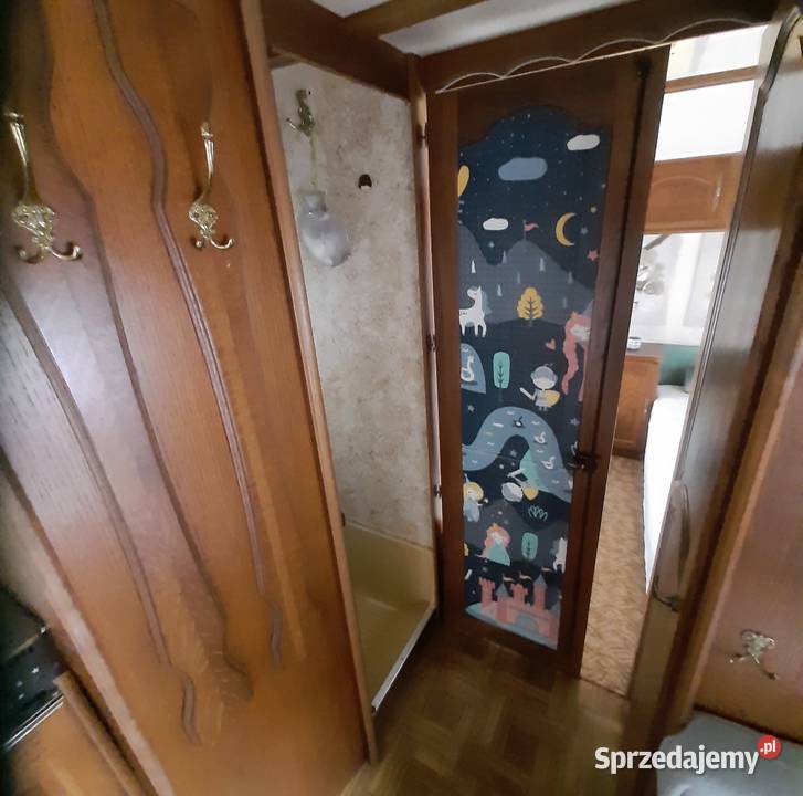 Sprzedamduza przyczepę kempingowąkontener Kempingowe