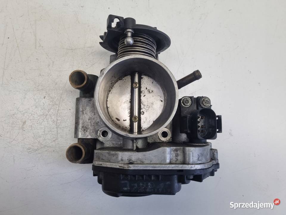 PRZEPUSTNICA VW Passat B5 16 8V 058133063 Rudka