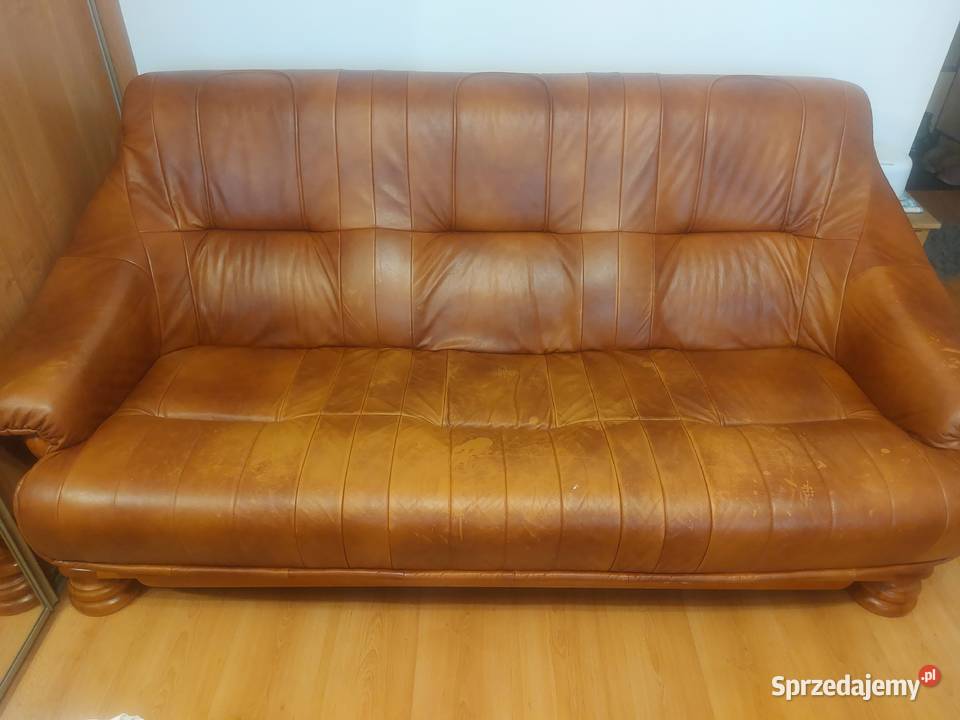 Skórzane fotele I sofa rozkładana na której
