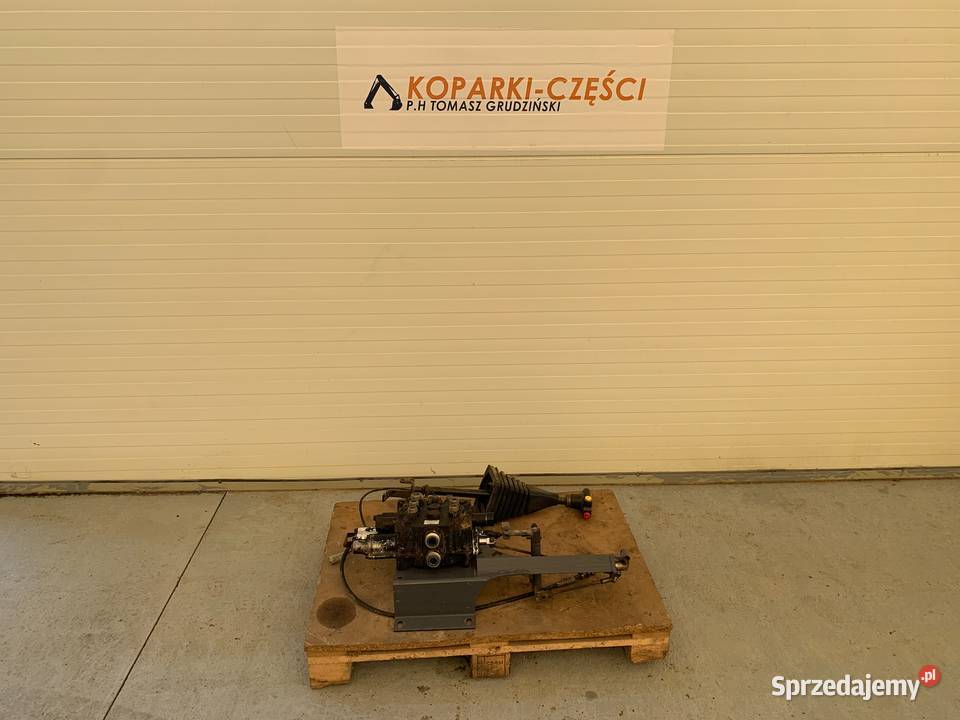 Rozdzielacz przedni Husco z rękojęscią Holland Kosakowo