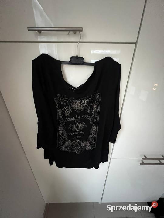 Szykowna koszulka z czarnym wzorem M Gdańsk