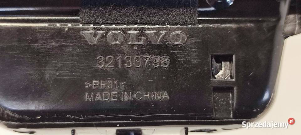 VOLVO XC40 SCHOWEK POPIELNICZKA 32130800