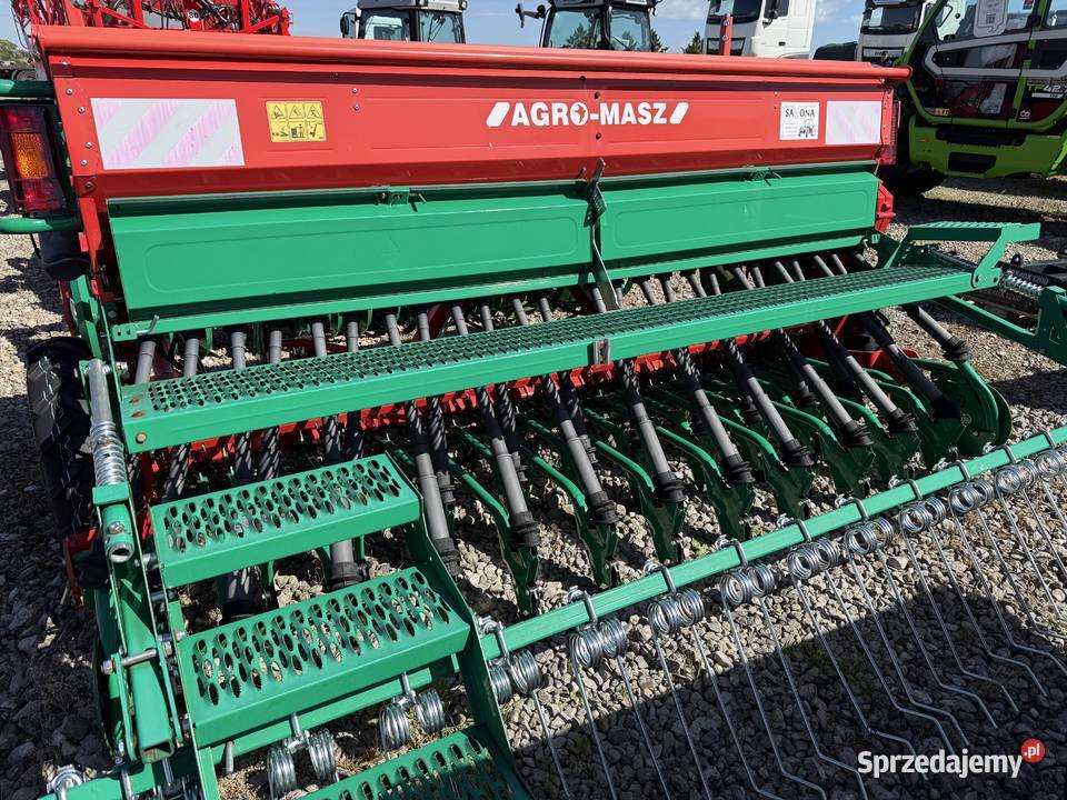 Siewnik zbożowy SR 300 AgroMasz Agromasz lubelskie Rudnik Szlachecki