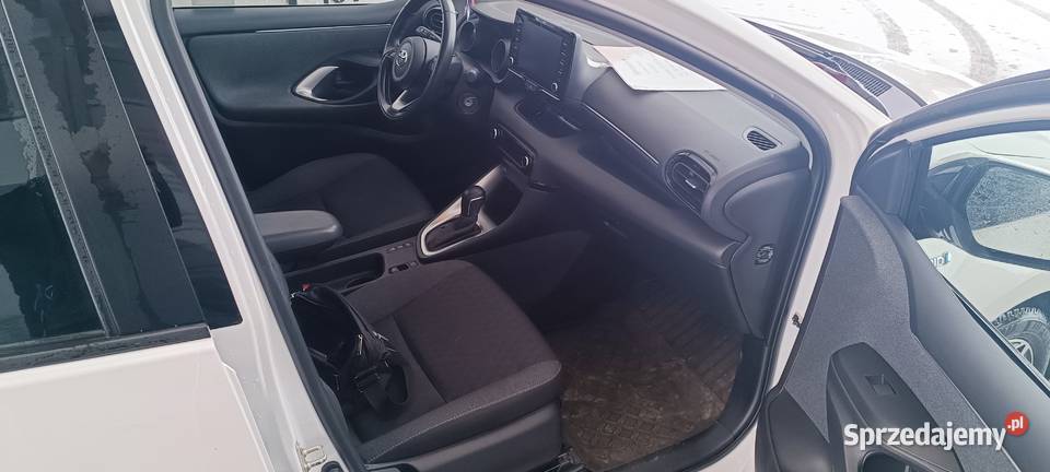 Toyota Yaris Hybrid 15 Comfort z 2021 Przebieg 116KM Toyota Łomża