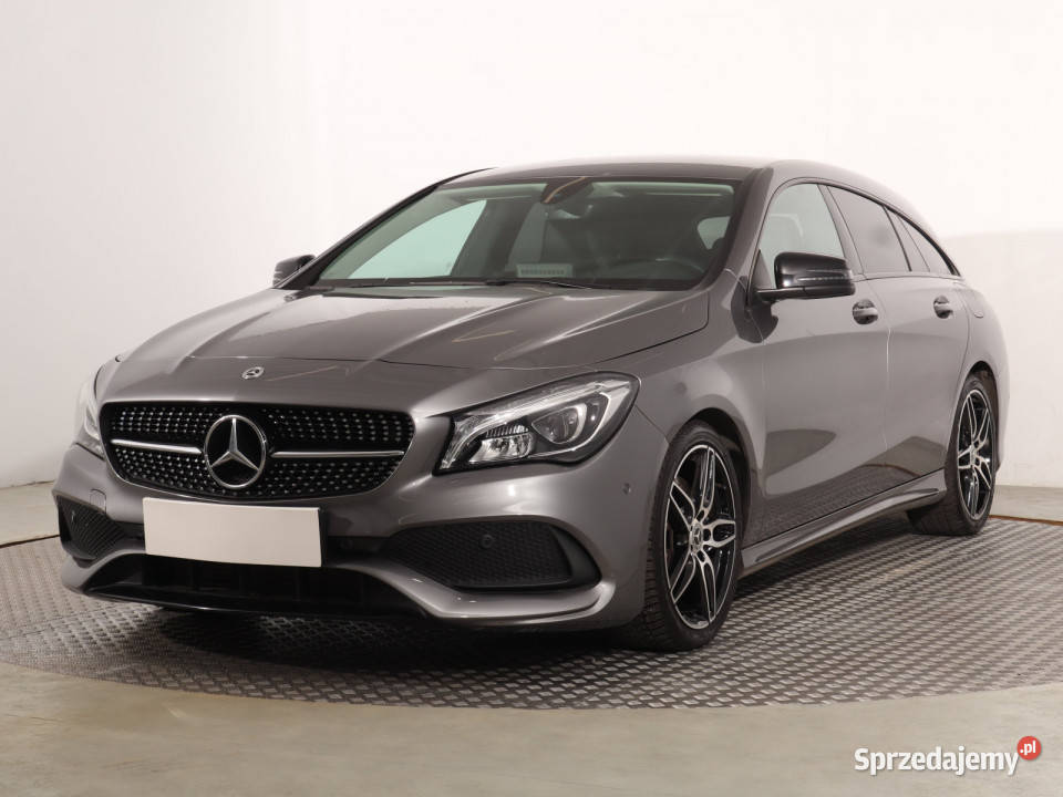 Mercedes CLA 220 4MATIC czujnik parkowania